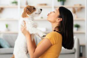 Les bienfaits insoupçonnés de l'adoption d'un chien