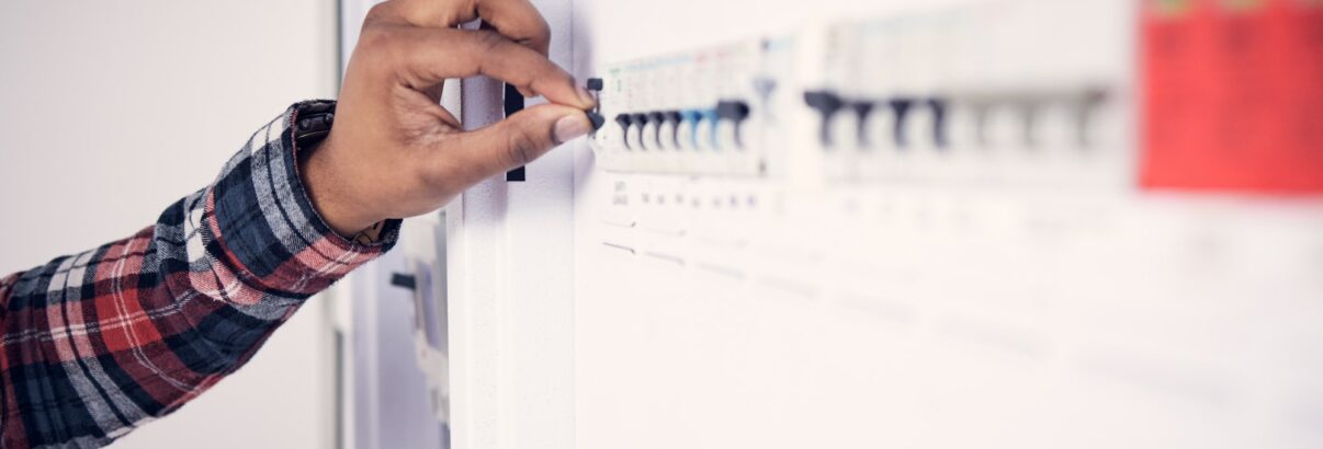 Faut-il couper vraiment couper le gaz et l'électricité avant de partir en vacances ?