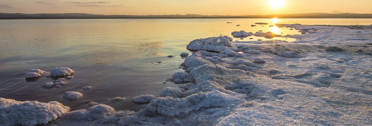 Découvrez pourquoi la mer est salée et pas les lacs et rivières