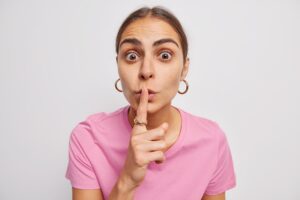 Significations diverses pour lesquelles on ne met pas la bague à l'index