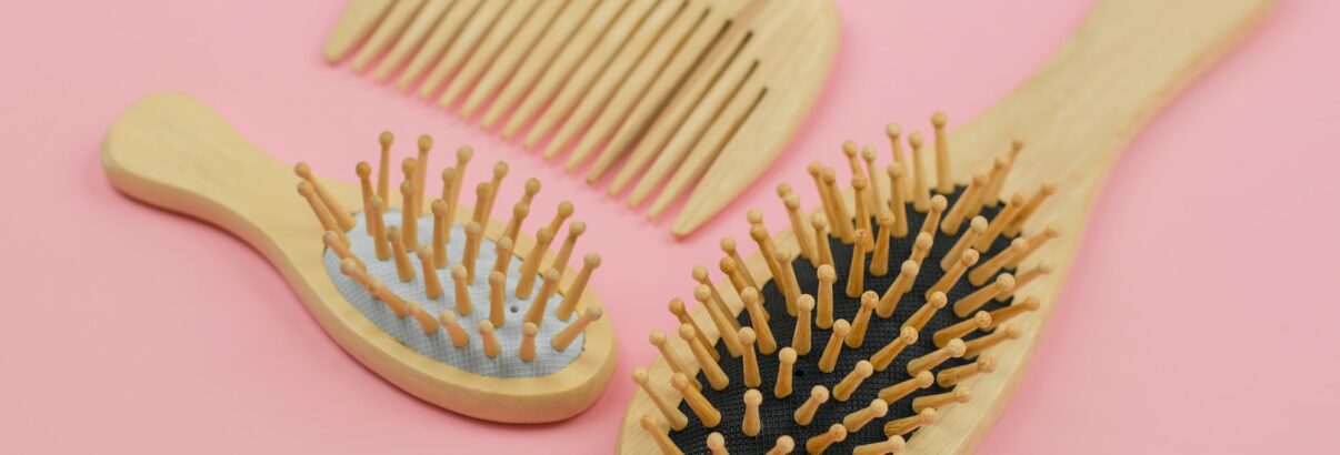8 astuces surprenantes pour nettoyer efficacement votre brosse à cheveux
