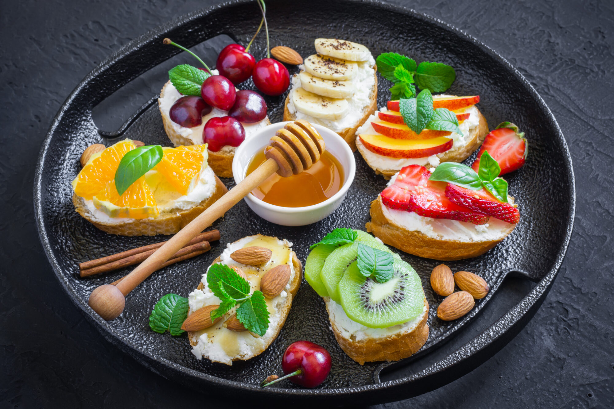 Découvrez les bruschettas sucrées et florales, un délice inattendu