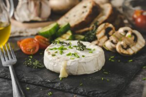 Voici trois recettes végétariennes de fromage fondu pour égayer vos soirées conviviales