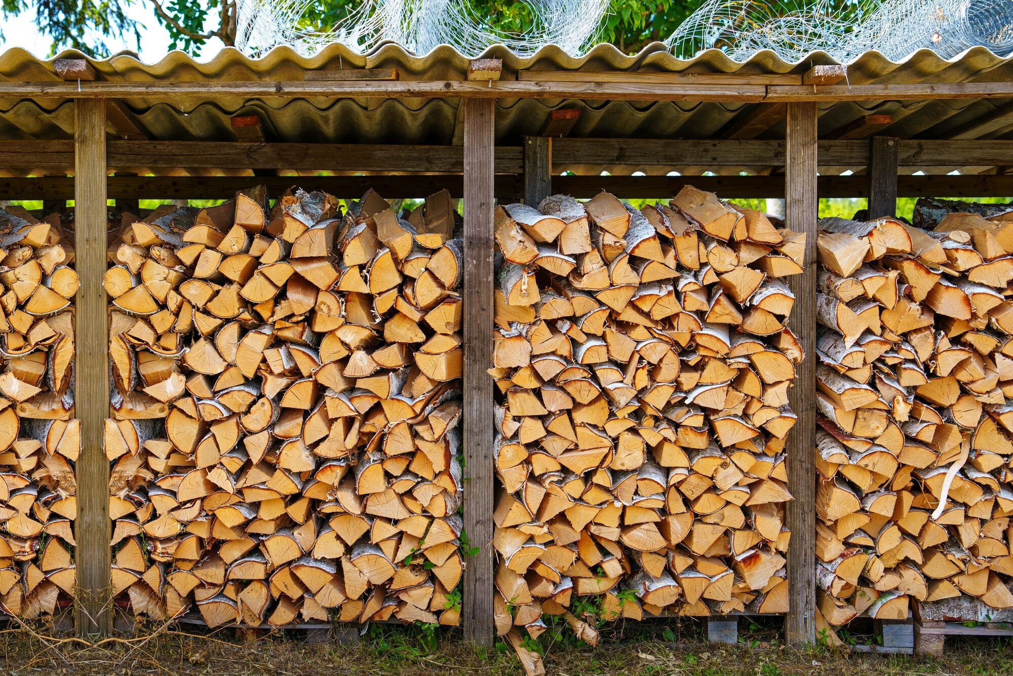 Astuces et méthodes pour un séchage efficace du bois de chauffage
