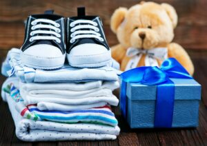 Les multiples vies des vêtements de bébé : comment leur offrir une seconde jeunesse ?